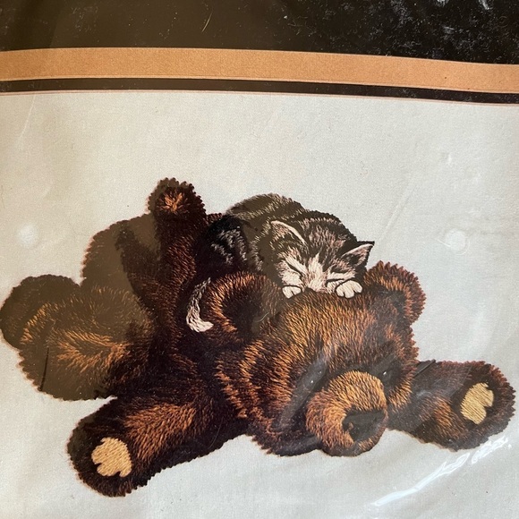 New Charmin Catnap Crewel Embroidery Kit Vintage New In Pkg Cat Bear - Picture 1 of 4